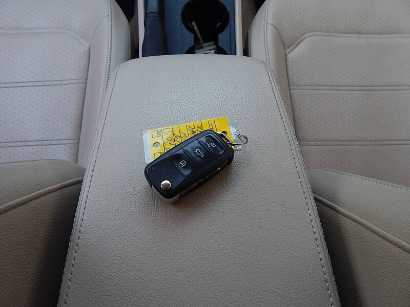 2015 Volkswagen Passat 1.8T Wolfsburg Edition