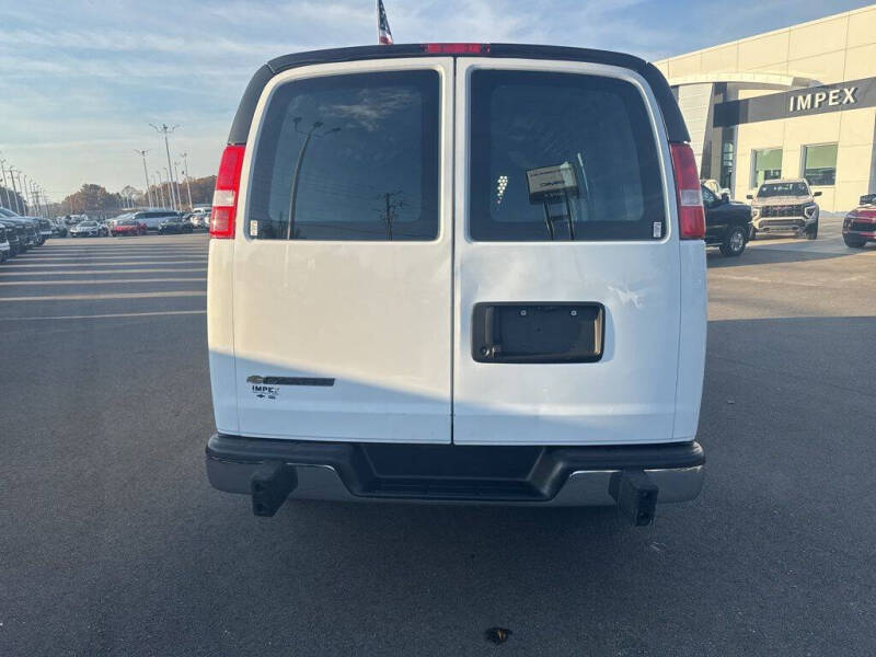 2023 Chevrolet Express 2500