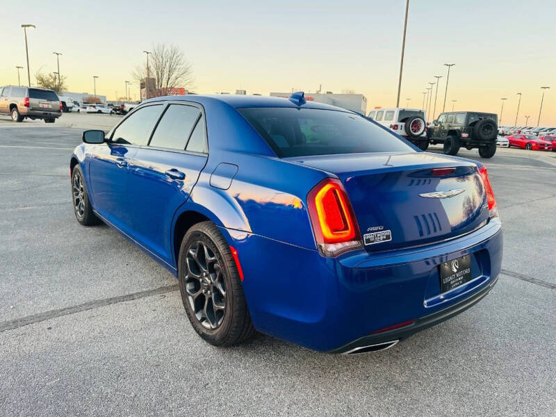 2019 Chrysler 300 S