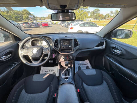 2017 Jeep Cherokee Sport