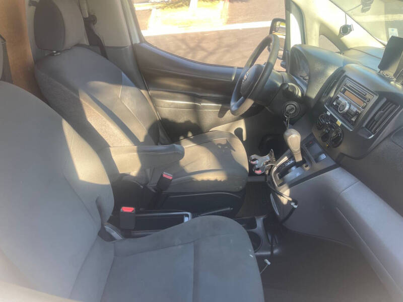2017 Nissan NV200