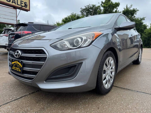 2016 Hyundai Elantra GT for sale at TOWN & COUNTRY AUTO SALES in Jefferson City MO