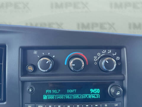 2025 Chevrolet Express LT 3500
