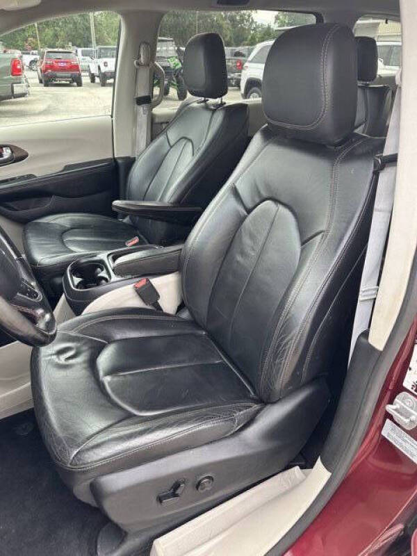 2017 Chrysler Pacifica Touring-L