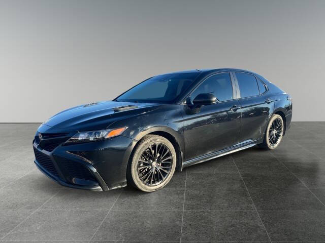 2021 Toyota Camry SE Nightshade's photo