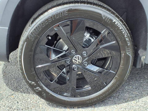 2025 Volkswagen Taos SE