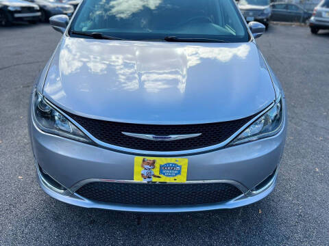 2017 Chrysler Pacifica Touring-L