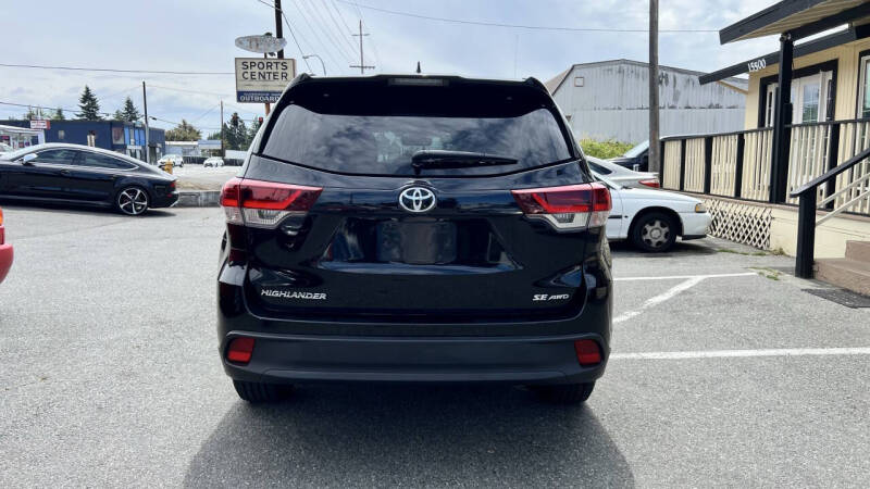 2019 Toyota Highlander SE