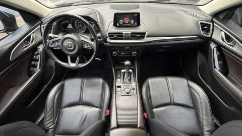 2018 Mazda MAZDA3 Touring