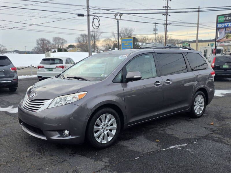 2014 Toyota Sienna Limited's photo