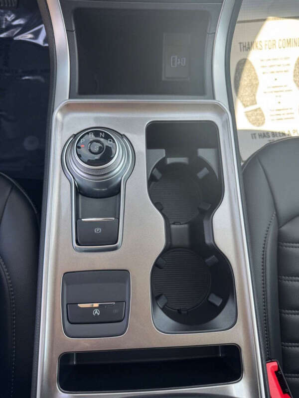 2023 Ford Edge
