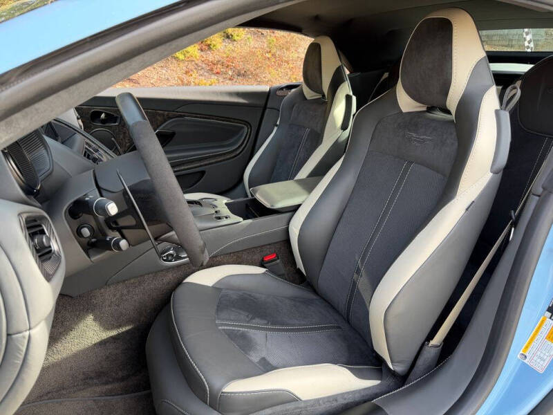 2023 Aston Martin DB11 Volante