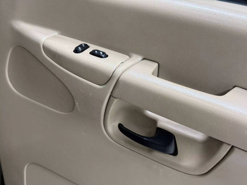 2002 Ford E-Series E-350 SD XLT