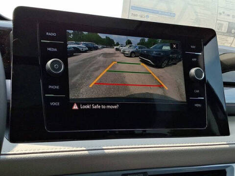 2025 Volkswagen Taos SEL 4Motion