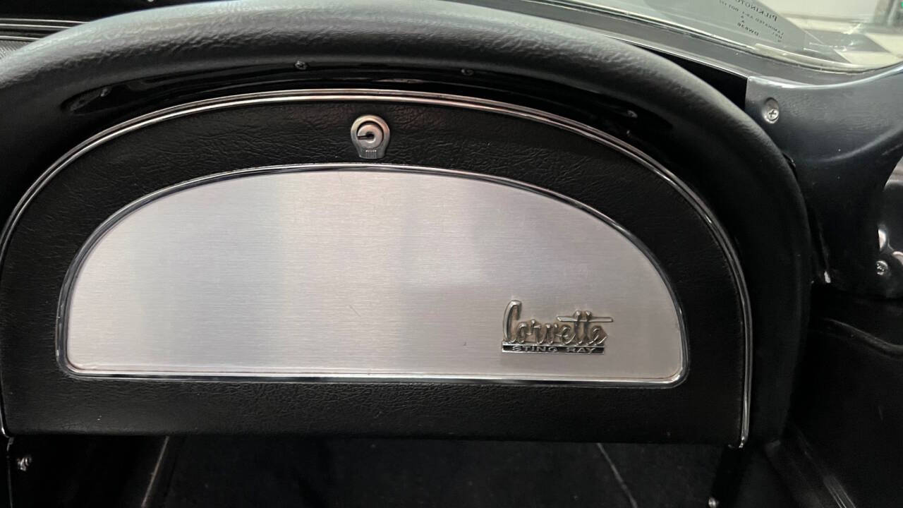 1966 Chevrolet Corvette 25