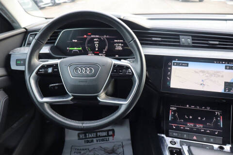 2021 Audi e-tron quattro Premium