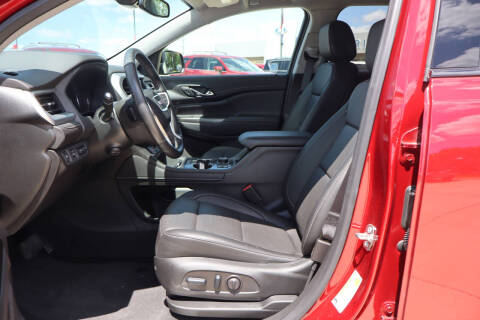 2023 GMC Acadia SLT