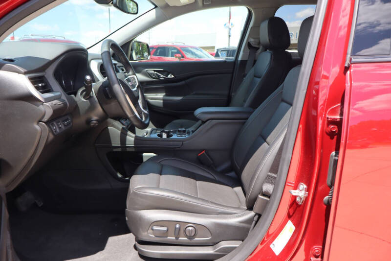 2023 GMC Acadia SLT
