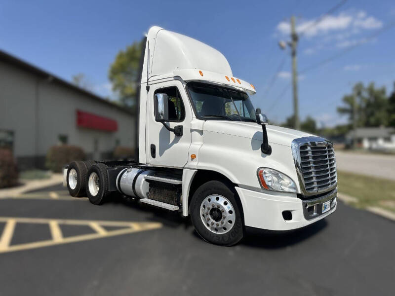 2014 Freightliner CASCADIA TANDEM AXLE DAY CAB