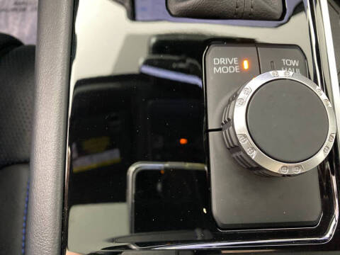 2024 Toyota Tundra Platinum HV