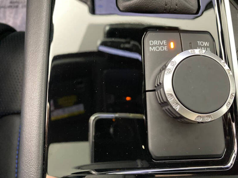 2024 Toyota Tundra Platinum HV