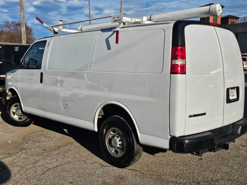 2022 Chevrolet Express 2500