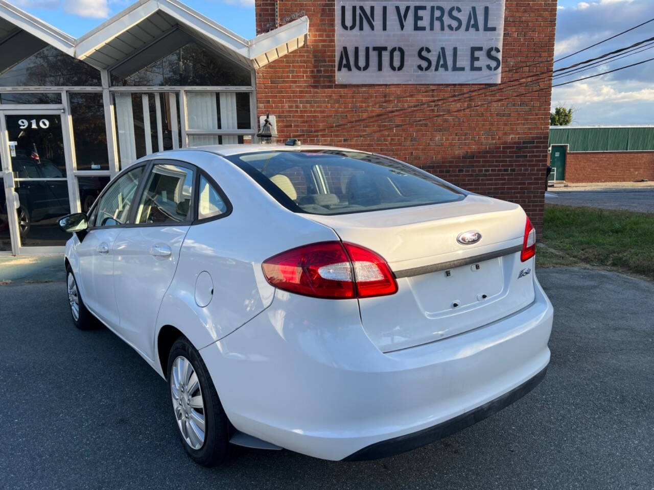 2013 Ford Fiesta for sale at Universal Auto Sales LLC in Burlington, NC