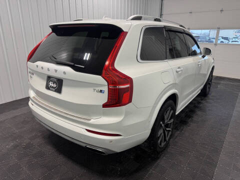 2016 Volvo XC90 T6 Momentum
