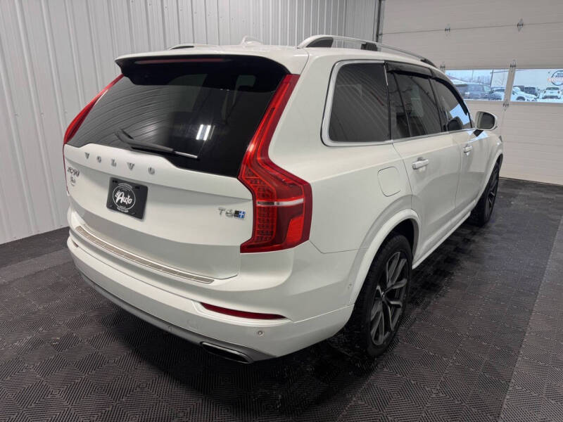2016 Volvo XC90 T6 Momentum