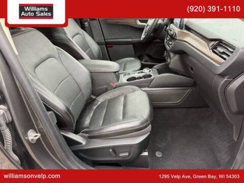 2020 Ford Escape Titanium