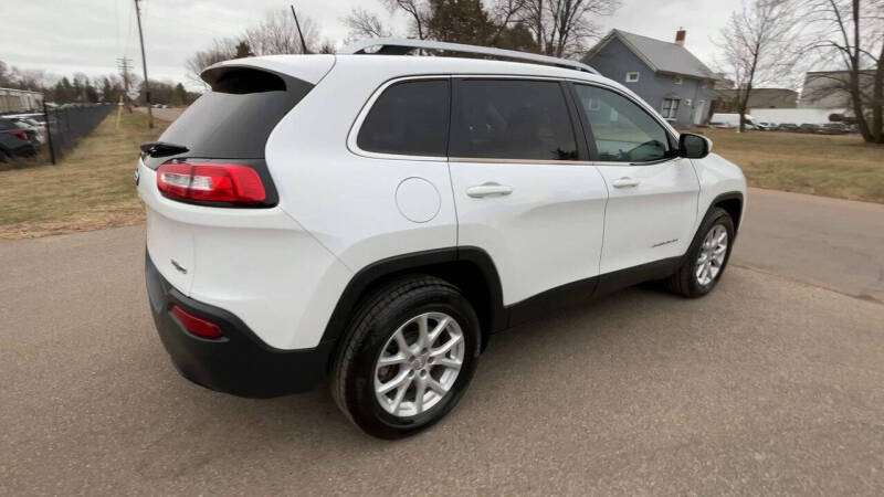 2017 Jeep Cherokee Latitude photo 5