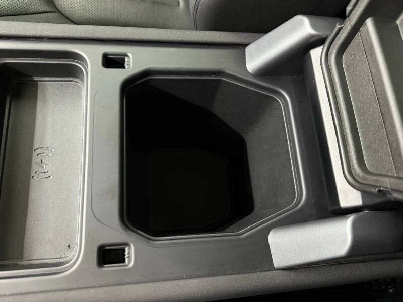 2022 Land Rover Defender 110 S