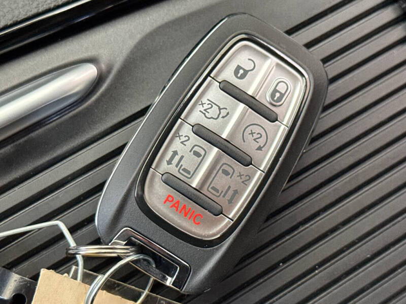 2027 Chrysler Pacifica Limited