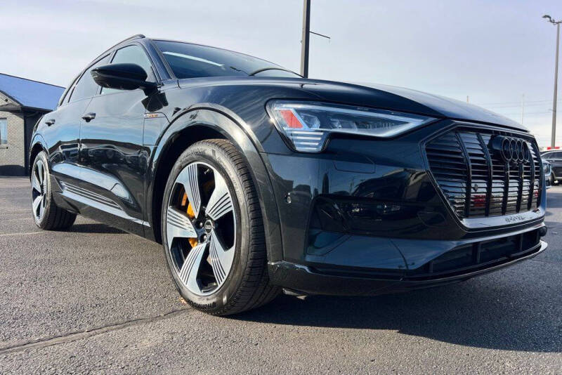 2023 Audi e-tron quattro Premium Plus