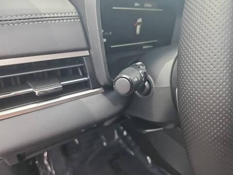 2025 Mitsubishi Outlander PHEV SEL