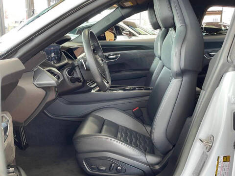 2023 Audi e-tron GT quattro Premium Plus