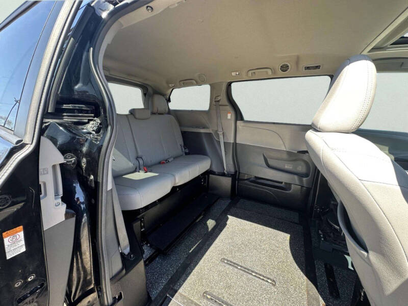 2016 Toyota Sienna Limited 7-Passenger