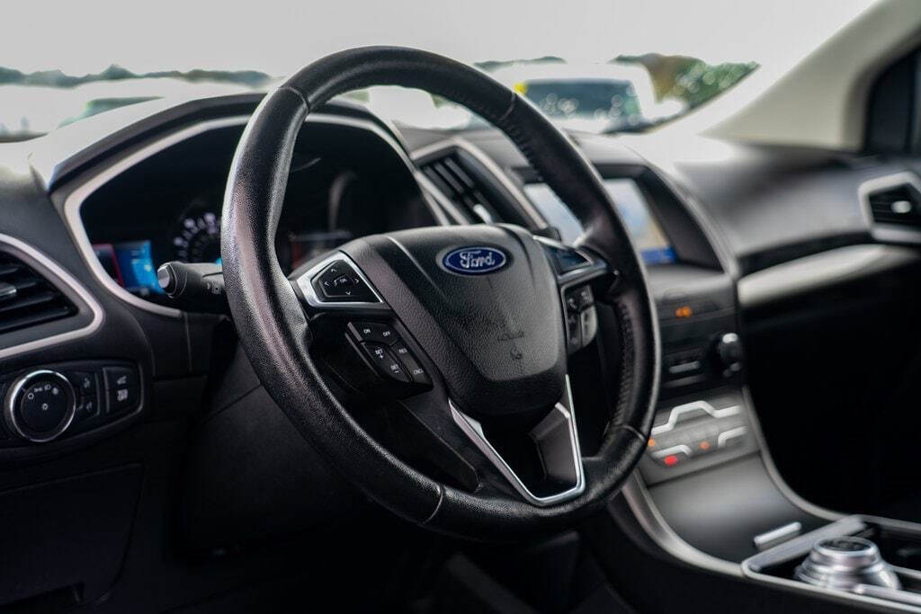 2020 Ford Edge for sale at Auto Destination in Puyallup, WA