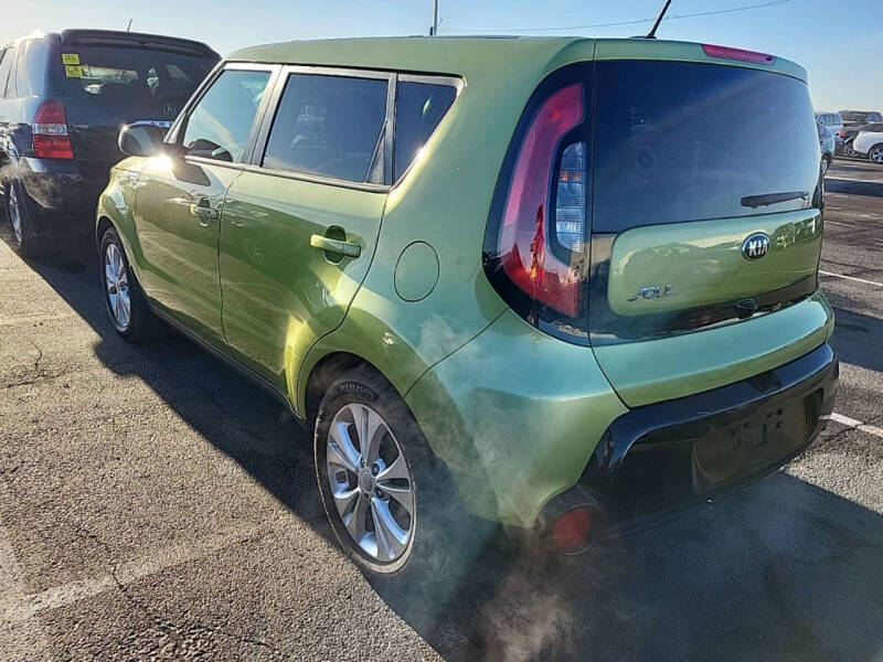2016 Kia Soul +