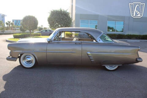 1952 Ford Crestline
