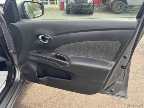 2016 Nissan Versa 1.6 SV