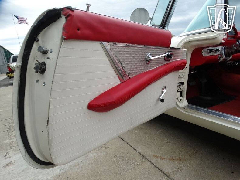 1956 Ford Thunderbird