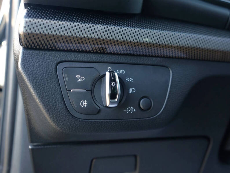 2018 Audi SQ5 3.0T quattro Premium Plus