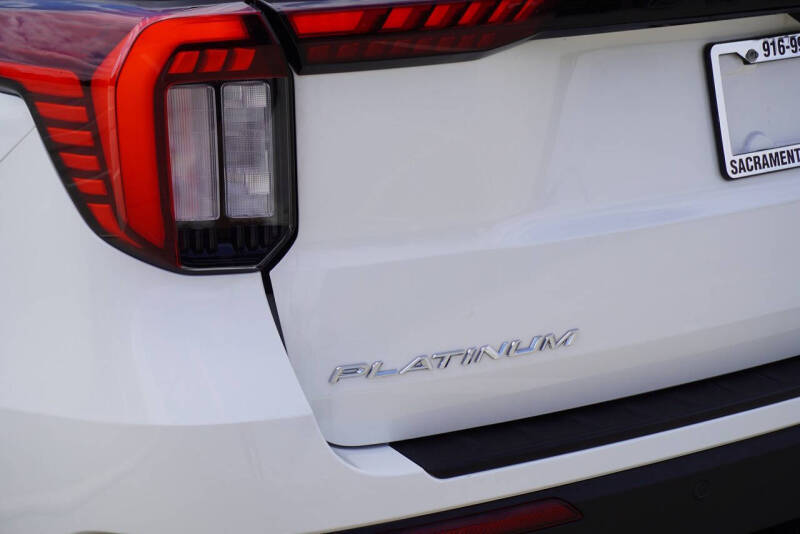 2025 Ford Explorer Platinum