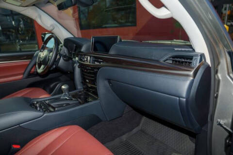 2021 Lexus LX 570 Three-Row