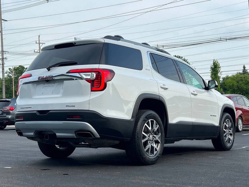 2023 GMC Acadia SLT
