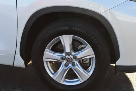 2021 Toyota Highlander LE