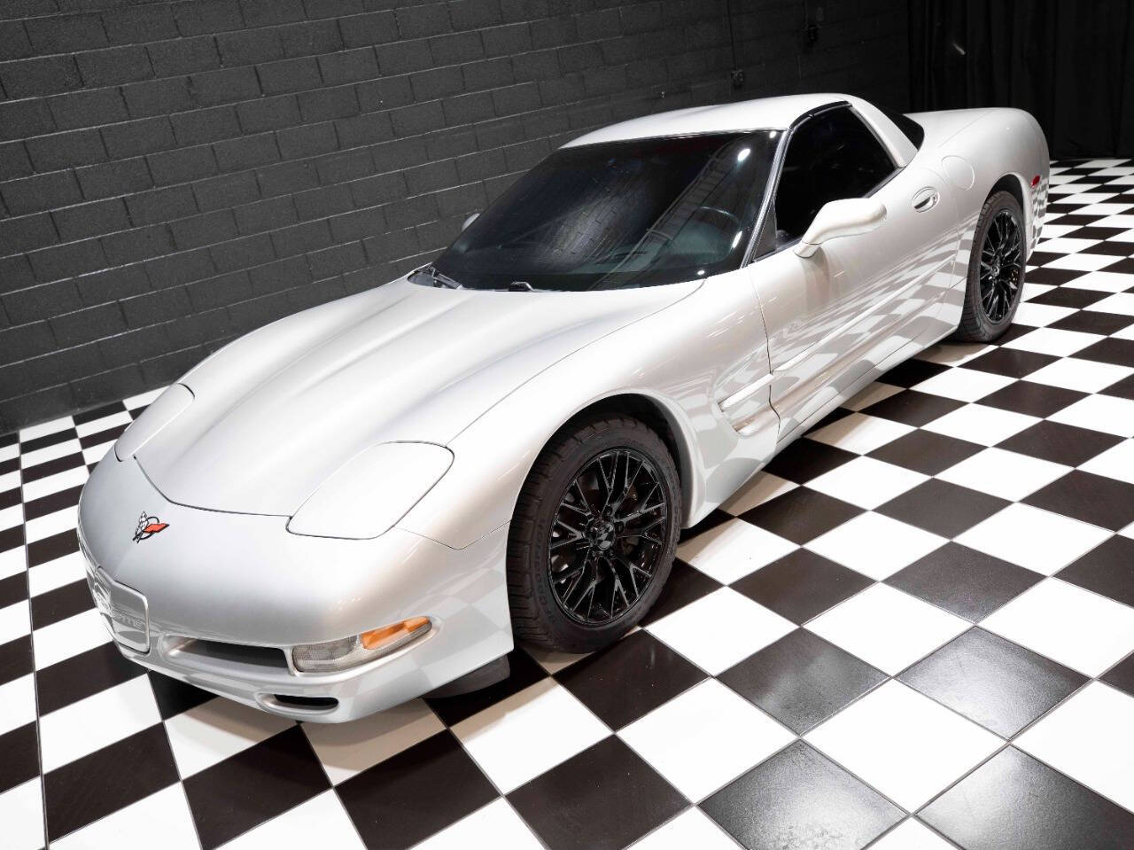 2004 Chevrolet Corvette 9