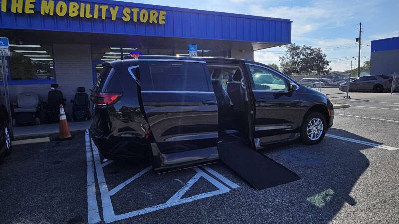 2024 Chrysler Pacifica Touring L