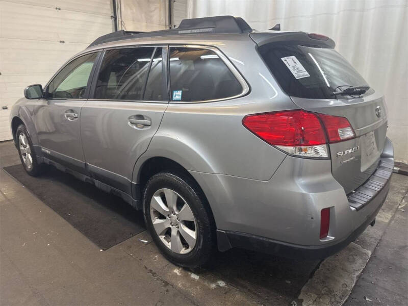 Used 2011 Subaru Outback I Limited with VIN 4S4BRBJC2B3370348 for sale in Kirkland, WA